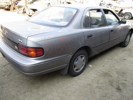   1992 TOYOTA CAMRY DLX METALLIC LAVENDER 2.2L AT Z15013